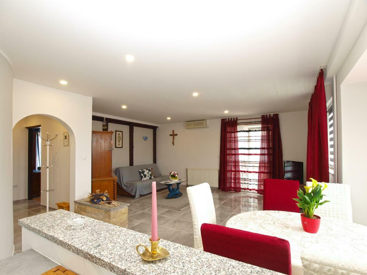 Apartments Dragica 1251 Fažana Exterior foto